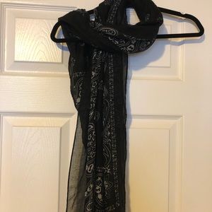 Bandana print scarf